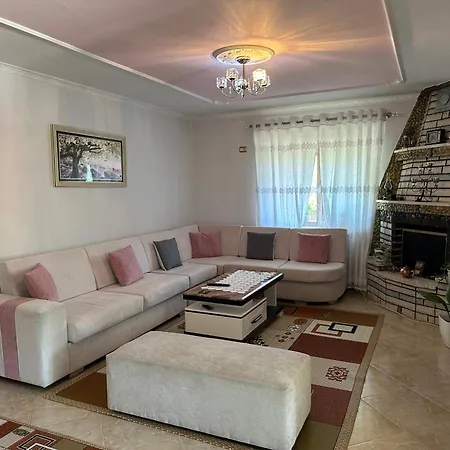 Big House Holiday home Corovode